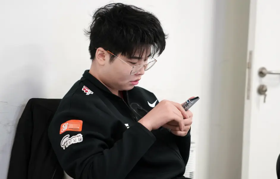 LGD横扫MAD，Clid关键团战开团秒人宿敌对决全球总决赛，点燃全场激情