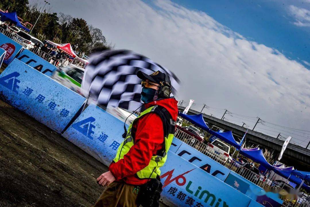 SHR鏖战CLG，Caps完成史诗逆转宿敌对决成都决赛之夜，锁定晋级资格