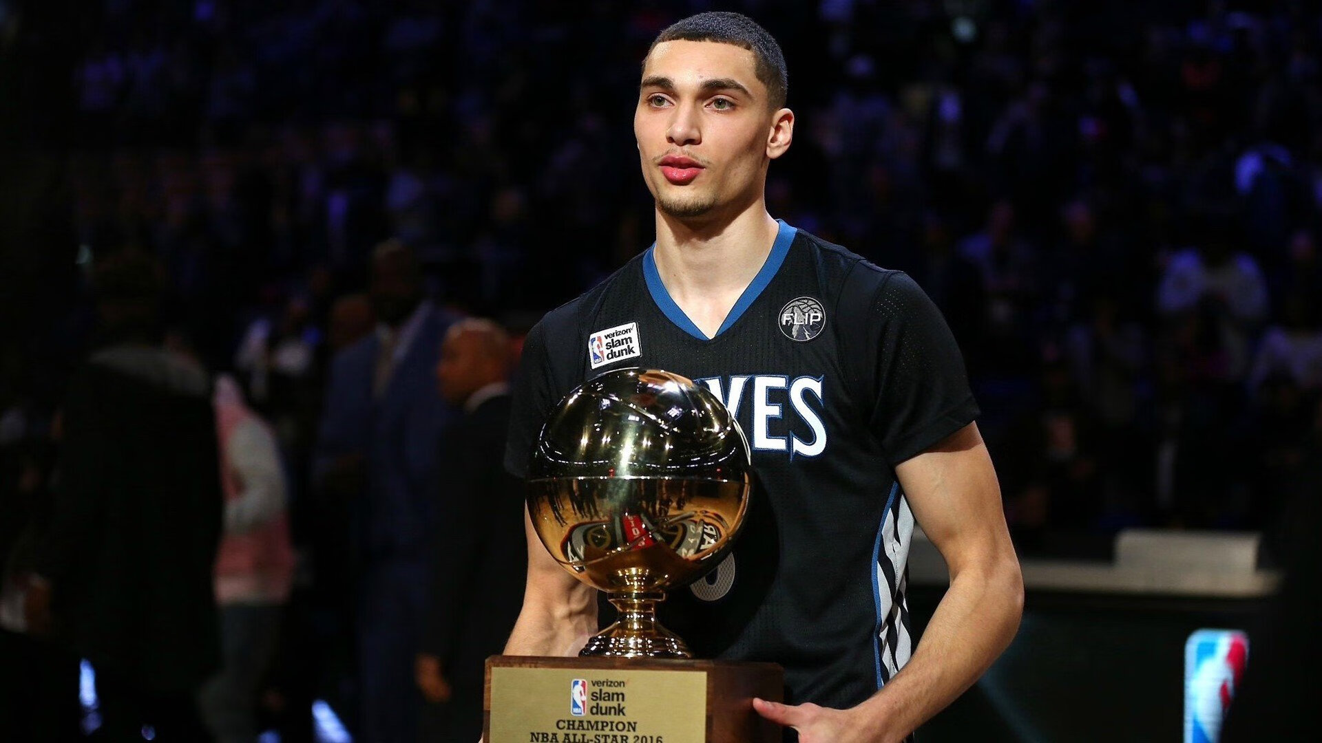 开云-哈利伯顿闪耀意甲焦点战，勇士三分暴雨全面压制骑士