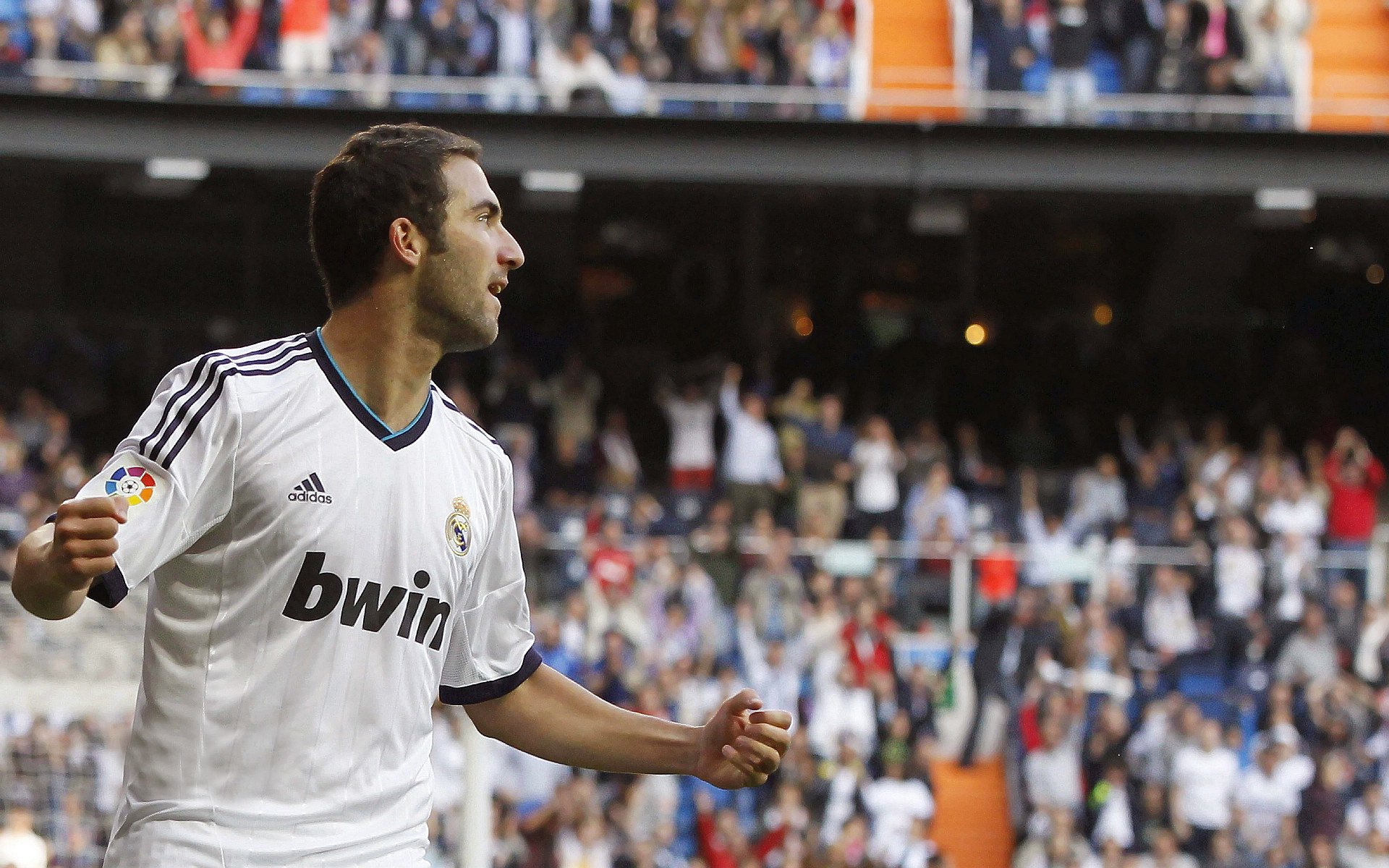 格纳布里独造四球，勒沃库森热身赛5-0横扫尼日利亚